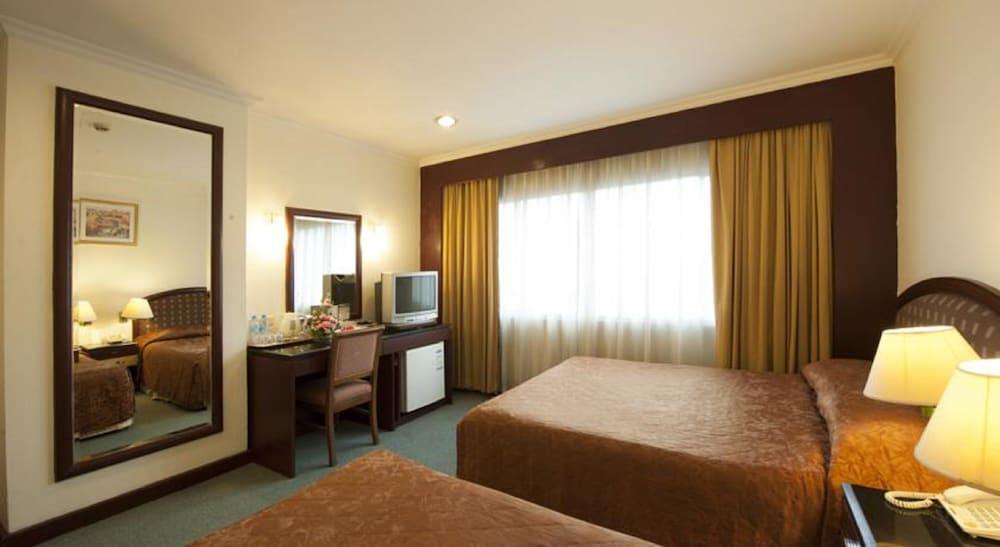Grace Hotel Bangkok Exterior photo